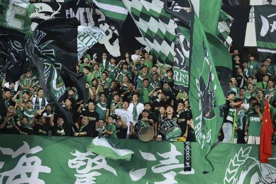 加比亚现年24岁，12岁进入AC米兰青训，17岁完成一线队首秀，19岁正式升入一线队，迄今共为米兰一线队出场51次。